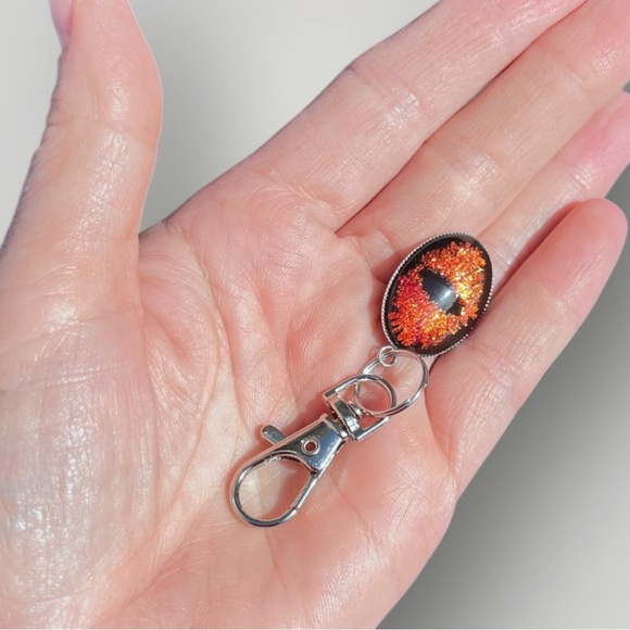 𝑯𝒂𝒏𝒅𝒎𝒂𝒅𝒆 Orange/Red Dragon Eye Keychain w/Gift Bag - Picture 8 of 9